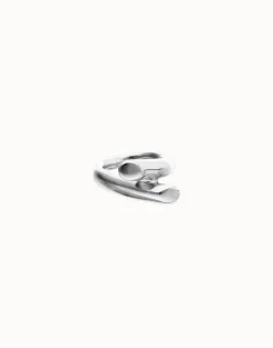 Anillo bañado en plata de ley con dos formas orgánicas entrelazadas