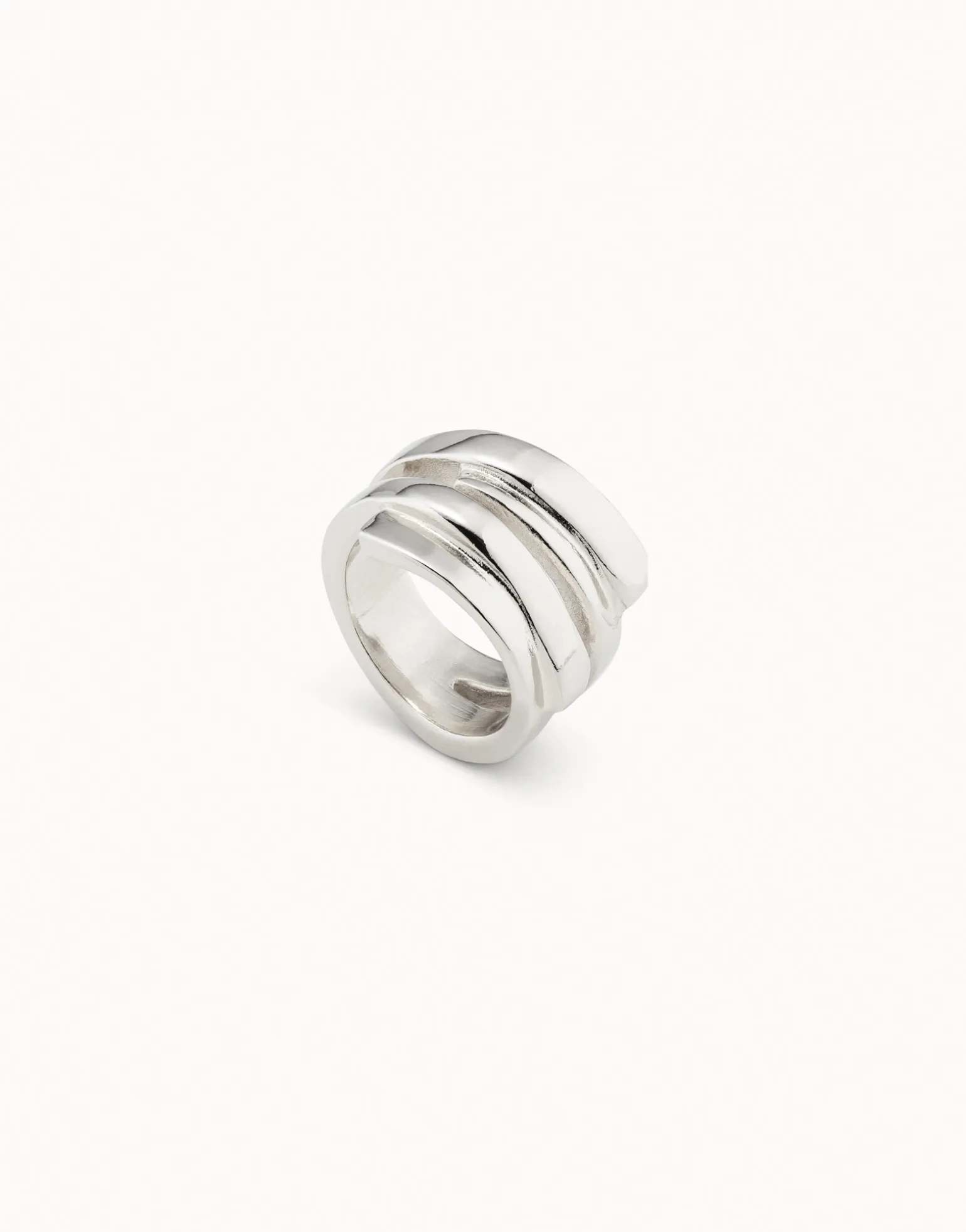 Anillo irregular bañado en plata de ley