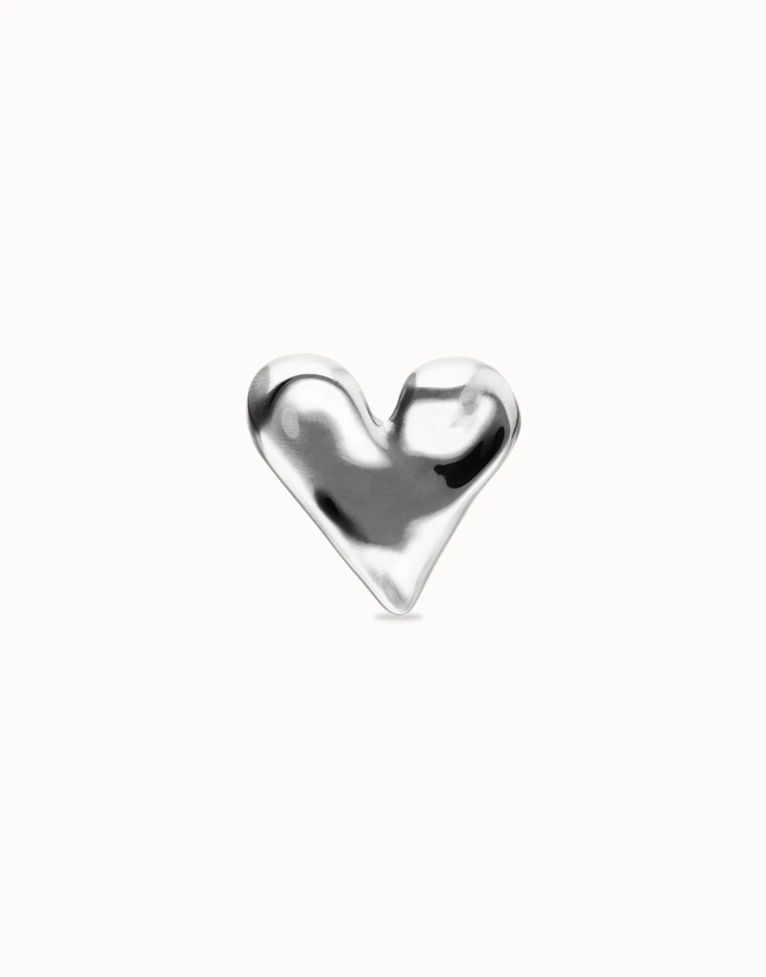 Anillo maxi bañado en plata de ley con forma de corazón