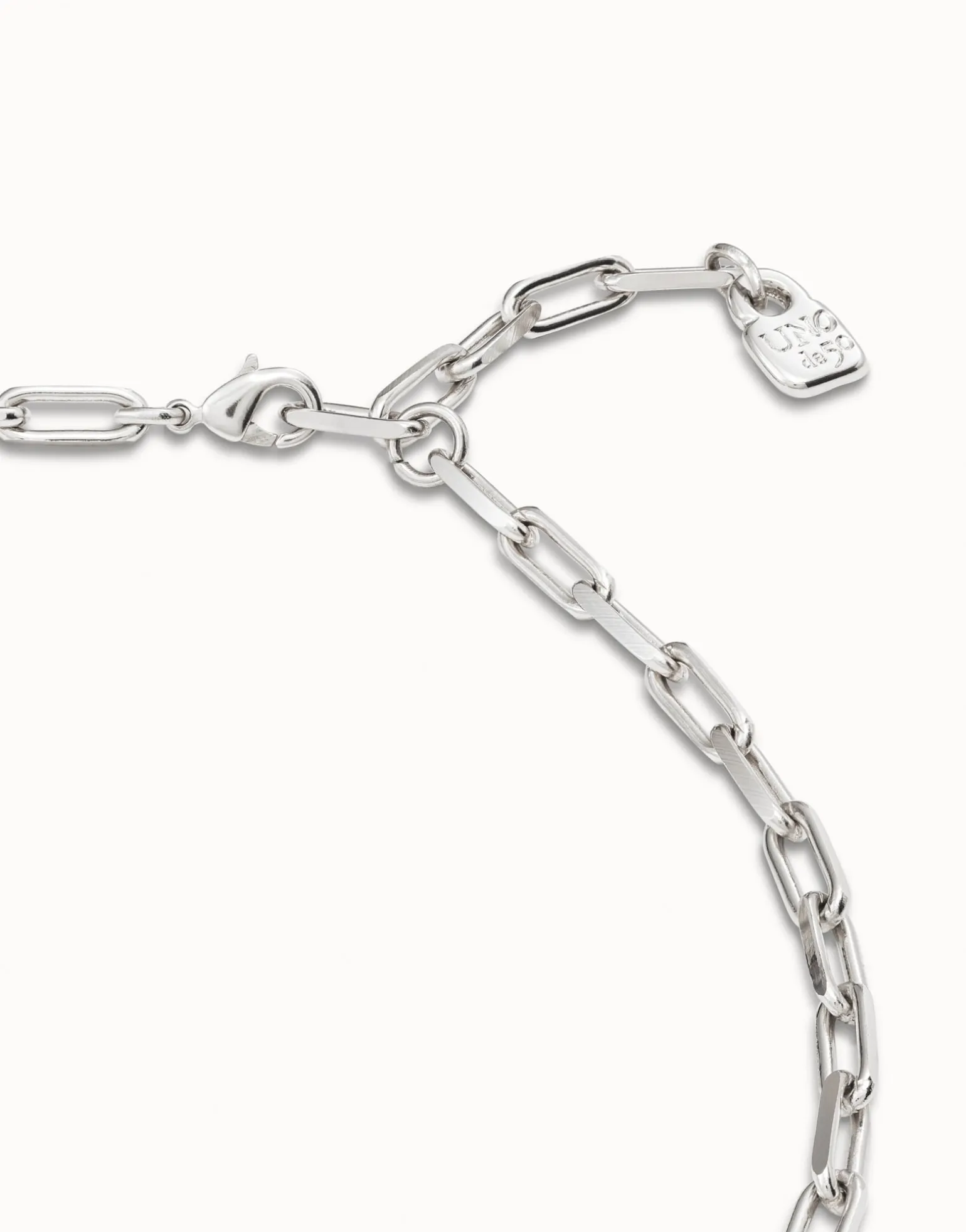 Cadena corta bañado en plata de ley