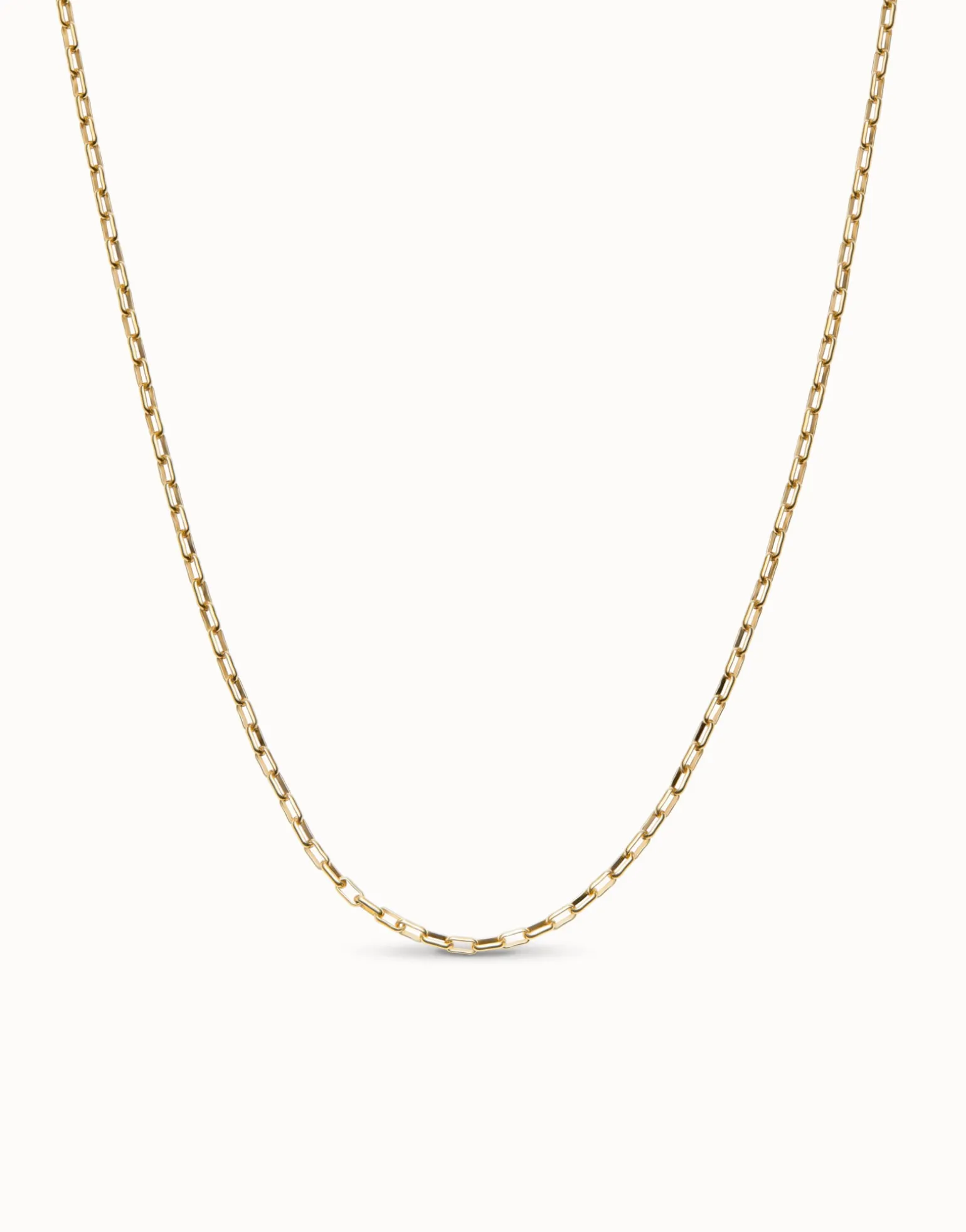 Cadena larga de eslabón bañada en oro 18k.