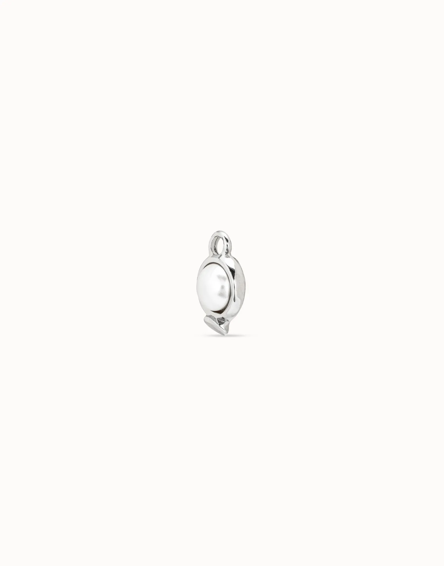Charm de piercing bañado en plata de ley de círculo y perla