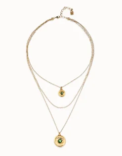 Collar triple bañado en oro 18k con charms de ojo y cristal facetado verde