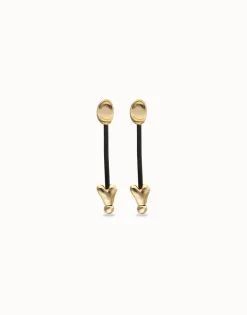 Pendientes largos con cuero y corazones bañados en oro 18k