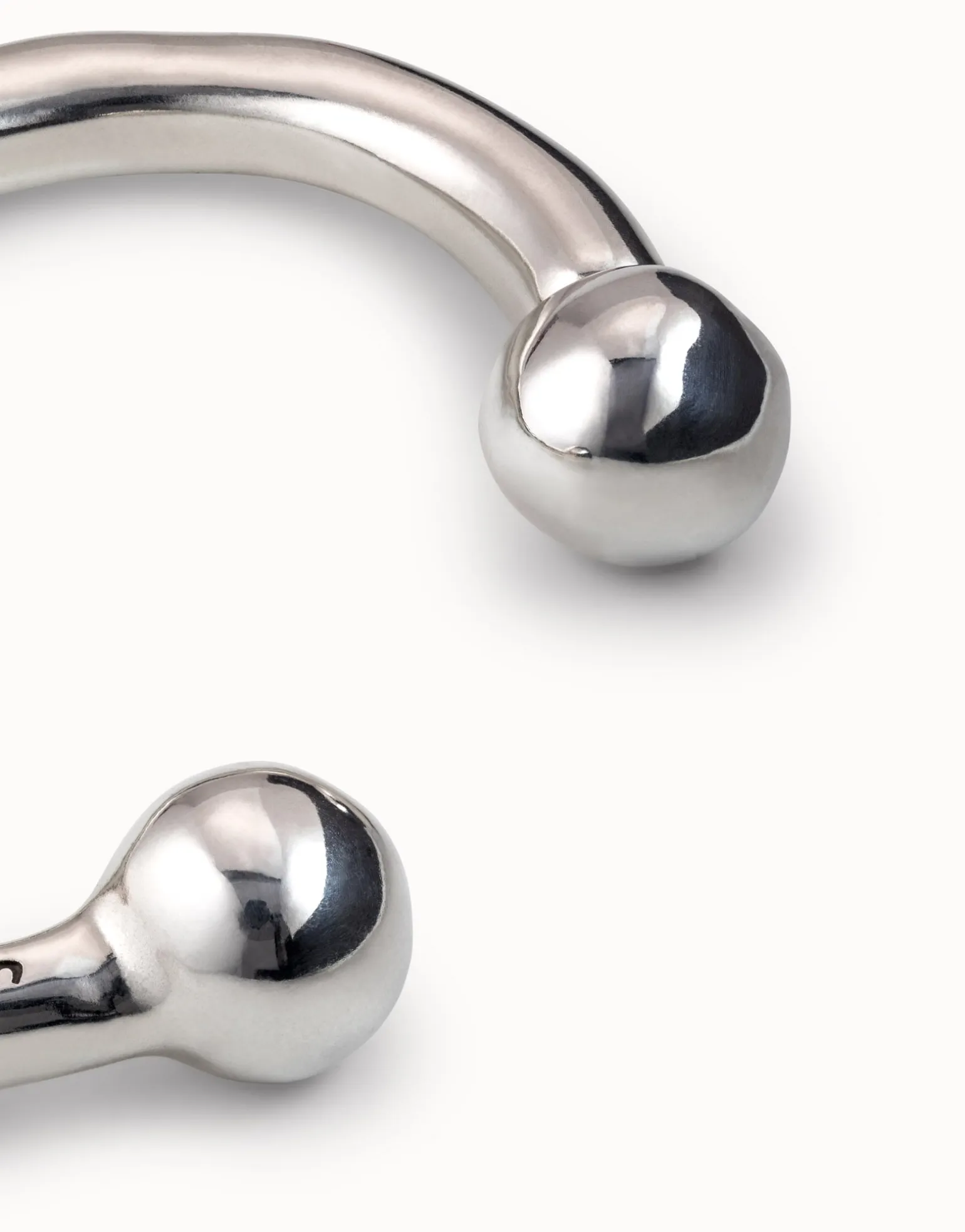 Pulsera bañada en plata de ley diseño clásico para mujer