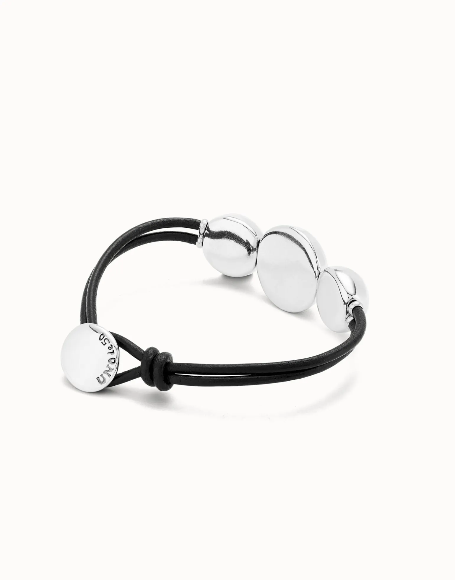 Pulsera de cuero con tres bolas grandes bañadas en plata de ley
