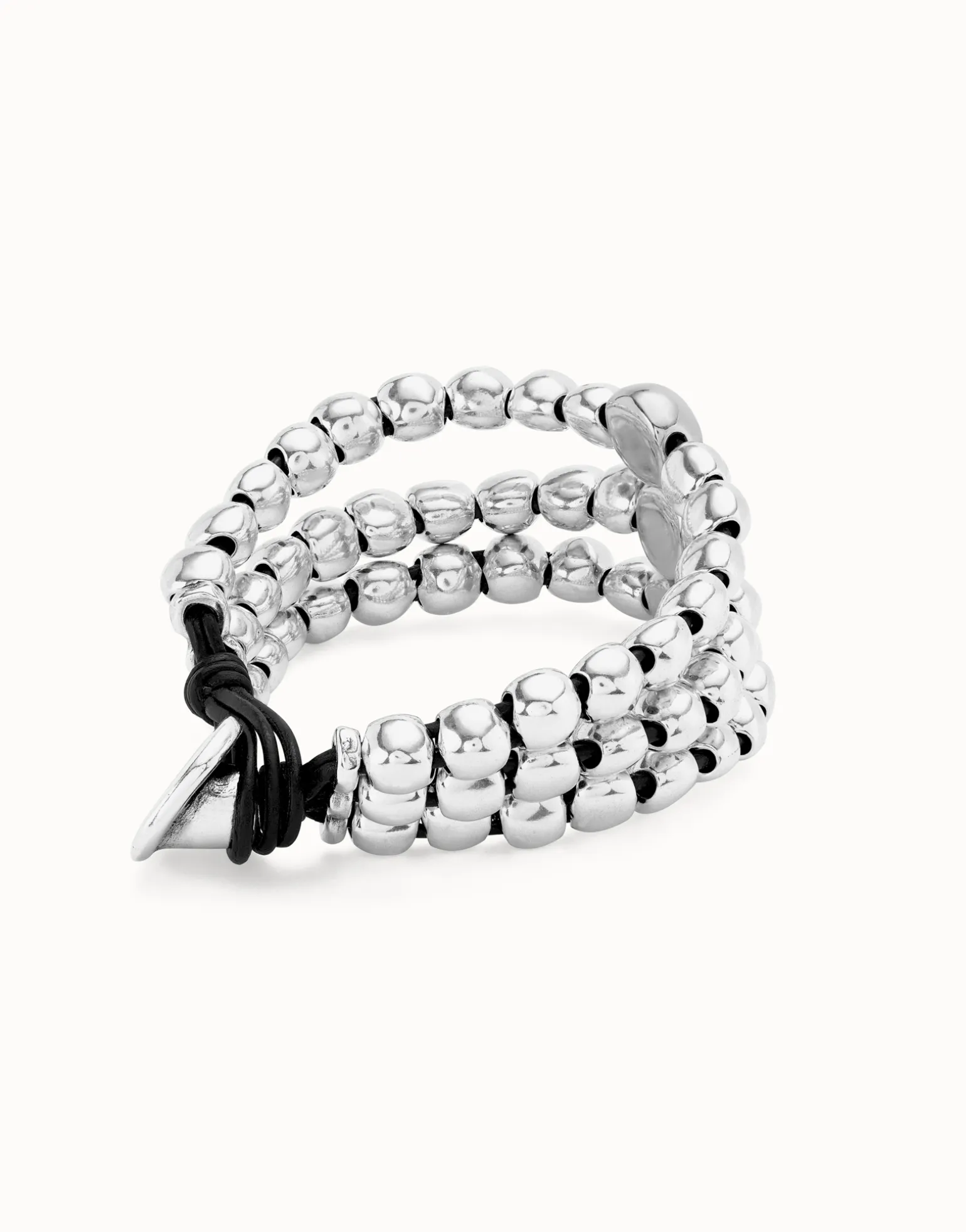 Pulsera de tres tiras de cuentas bañadas en plata de ley