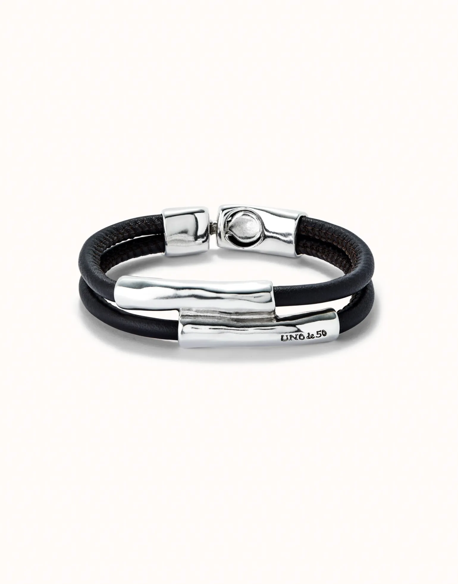 Pulsera doble cuero marron con dos tubos bañada en plata de ley