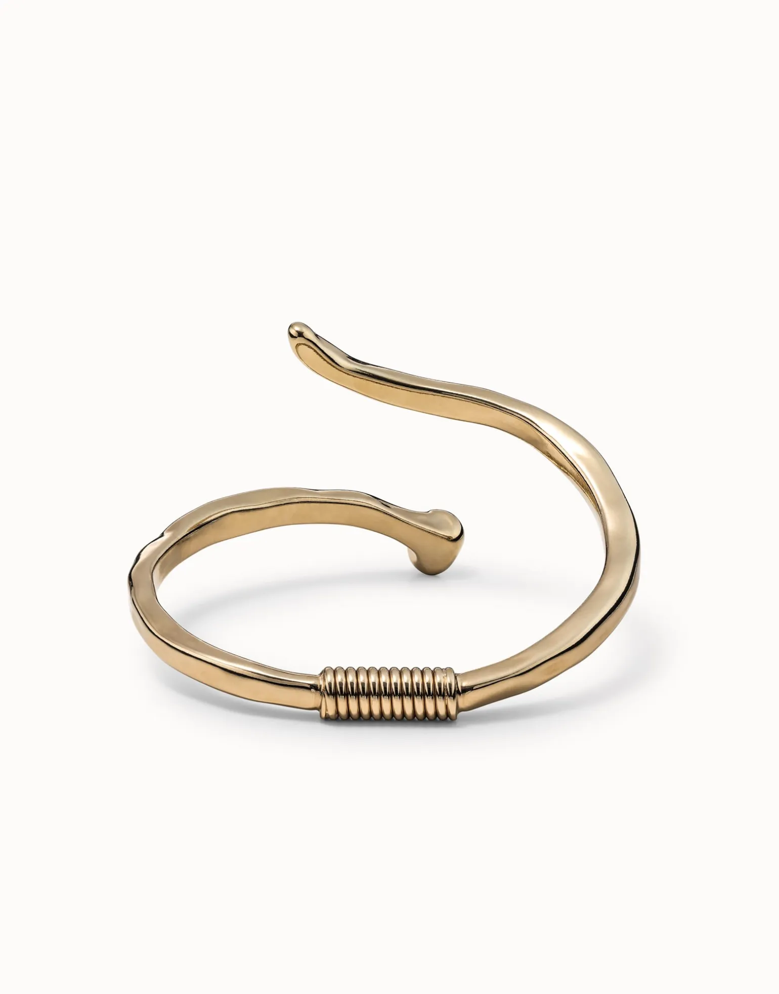 Pulsera rígida bañada en oro estilo orgánico