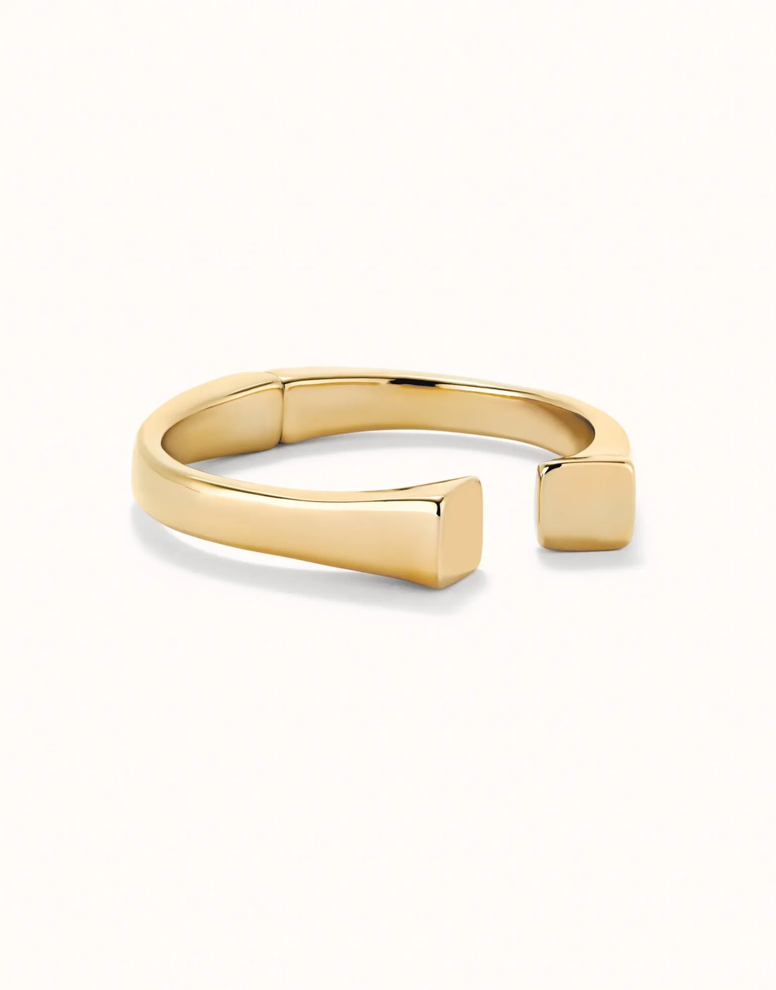 Pulsera rígida bañada oro 18k acabado liso y forma cuadrada
