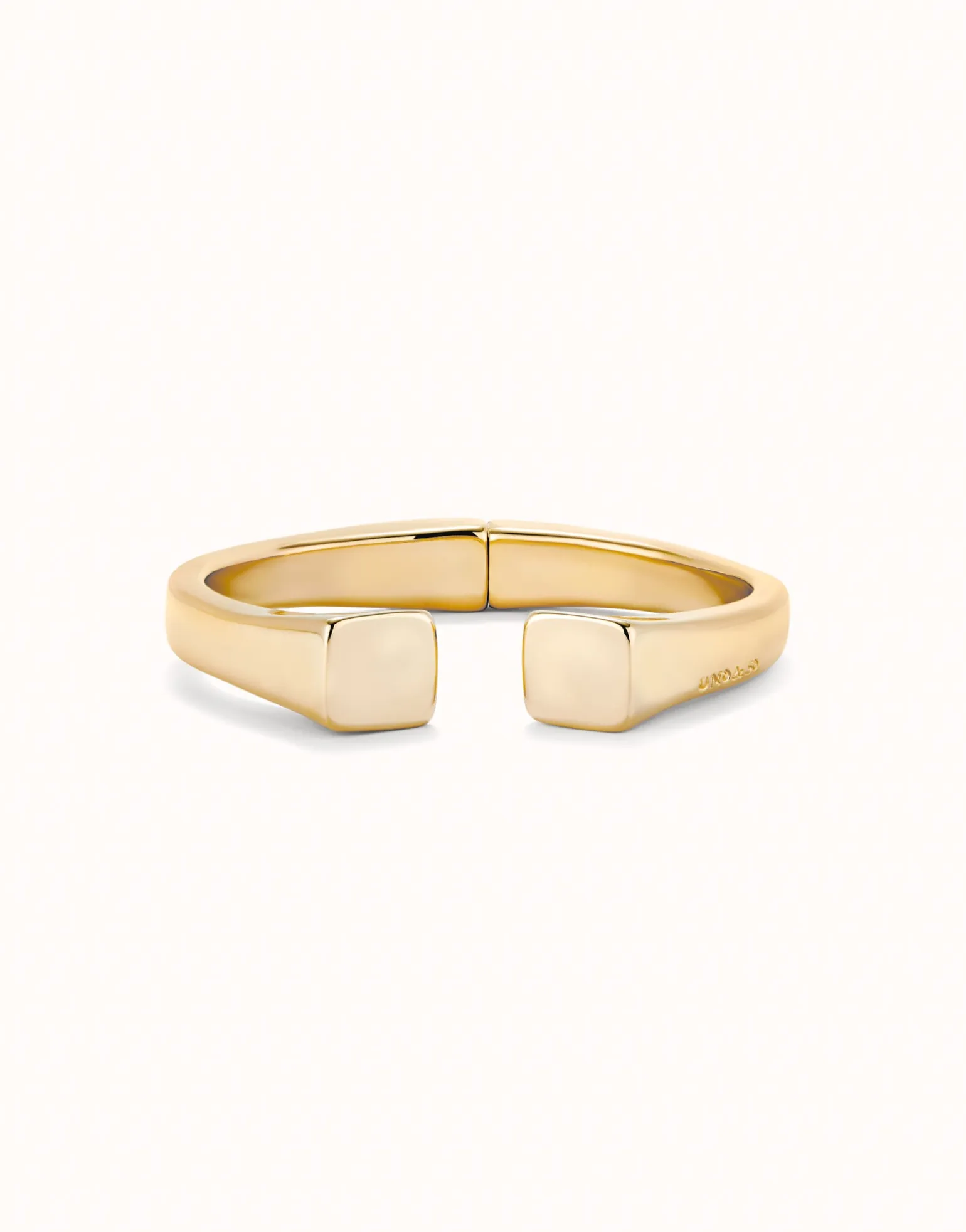 Pulsera rígida bañada oro 18k acabado liso y forma cuadrada